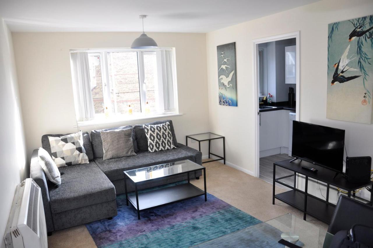 Watford Gemini - Thanet House, Nr Watford Metropolitan, M1,M25 Екстер'єр фото
